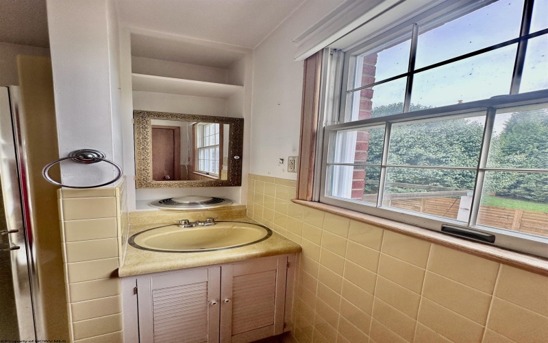 1397 Fairfield Street, Star City, West Virginia 26505, 3 Bedrooms Bedrooms, 11 Rooms Rooms,3 BathroomsBathrooms,Single Family Detached,For Sale,Fairfield,10160813