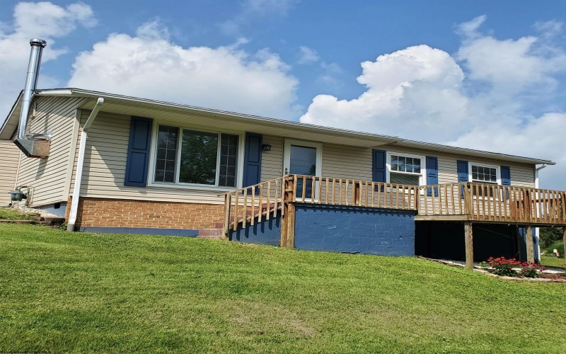 152 Gwendolyn Drive, Elkins, West Virginia 26241-9999, 2 Bedrooms Bedrooms, 6 Rooms Rooms,1 BathroomBathrooms,Single Family Detached,For Sale,Gwendolyn,10160822