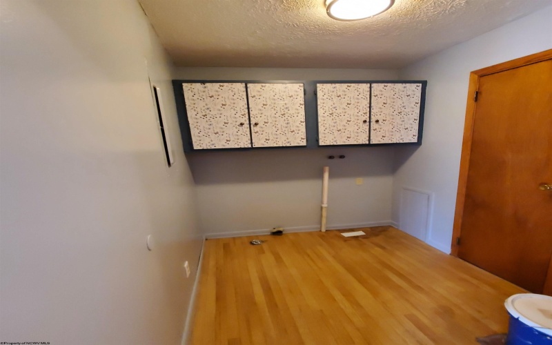 152 Gwendolyn Drive, Elkins, West Virginia 26241-9999, 2 Bedrooms Bedrooms, 6 Rooms Rooms,1 BathroomBathrooms,Single Family Detached,For Sale,Gwendolyn,10160822