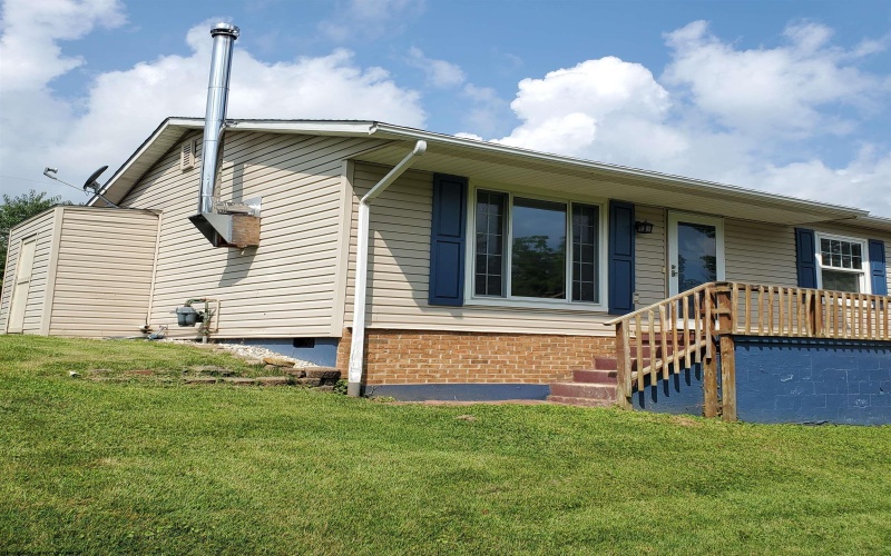 152 Gwendolyn Drive, Elkins, West Virginia 26241-9999, 2 Bedrooms Bedrooms, 6 Rooms Rooms,1 BathroomBathrooms,Single Family Detached,For Sale,Gwendolyn,10160822