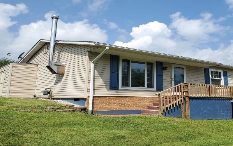152 Gwendolyn Drive, Elkins, West Virginia 26241-9999, 2 Bedrooms Bedrooms, 6 Rooms Rooms,1 BathroomBathrooms,Single Family Detached,For Sale,Gwendolyn,10160822