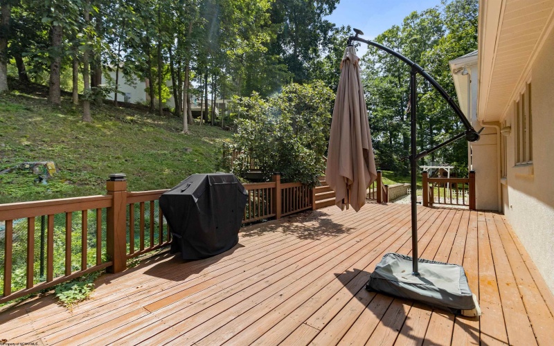 58 Brookside Lane, Morgantown, West Virginia 26505, 4 Bedrooms Bedrooms, 10 Rooms Rooms,3 BathroomsBathrooms,Single Family Detached,For Sale,Brookside,10160820