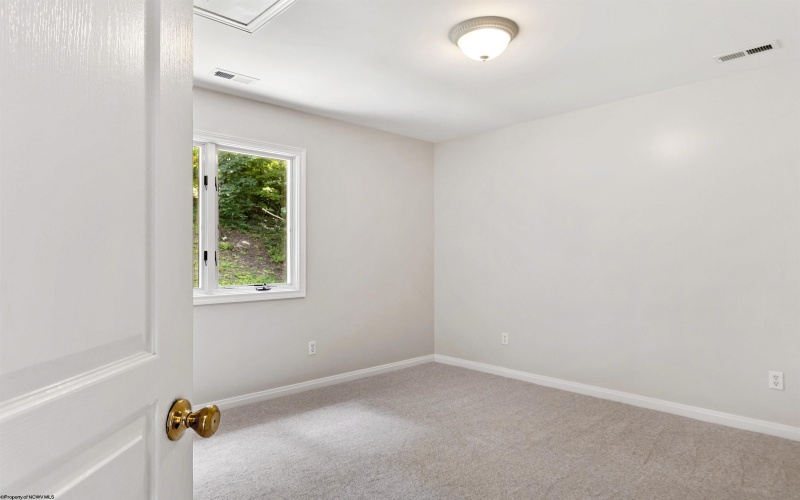 58 Brookside Lane, Morgantown, West Virginia 26505, 4 Bedrooms Bedrooms, 10 Rooms Rooms,3 BathroomsBathrooms,Single Family Detached,For Sale,Brookside,10160820