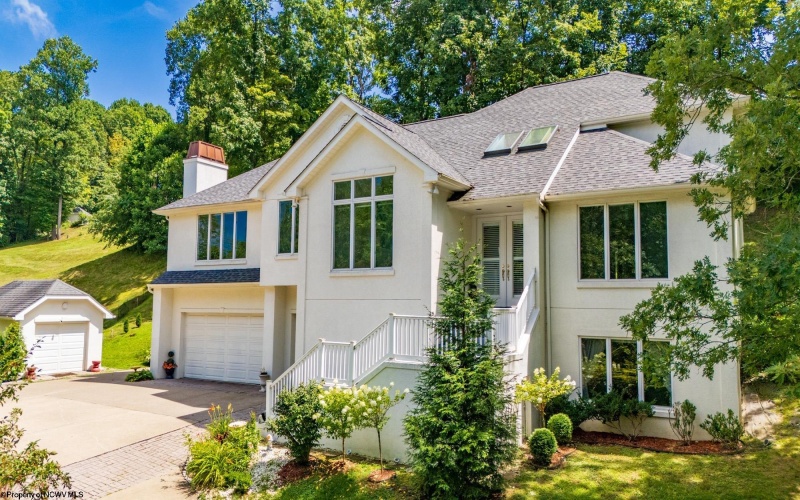 58 Brookside Lane, Morgantown, West Virginia 26505, 4 Bedrooms Bedrooms, 10 Rooms Rooms,3 BathroomsBathrooms,Single Family Detached,For Sale,Brookside,10160820