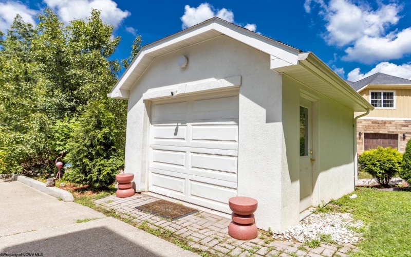 58 Brookside Lane, Morgantown, West Virginia 26505, 4 Bedrooms Bedrooms, 10 Rooms Rooms,3 BathroomsBathrooms,Single Family Detached,For Sale,Brookside,10160820