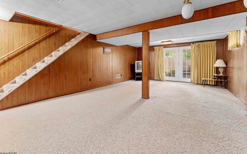 1112 Westmont Road, Fairmont, West Virginia 26554, 3 Bedrooms Bedrooms, 7 Rooms Rooms,2 BathroomsBathrooms,Single Family Detached,For Sale,Westmont,10160819