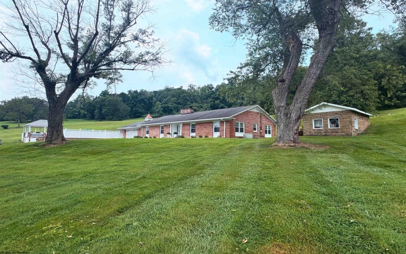3574 Freedom Highway, Fairmont, West Virginia 26554, 3 Bedrooms Bedrooms, 13 Rooms Rooms,2 BathroomsBathrooms,Single Family Detached,For Sale,Freedom,10160817