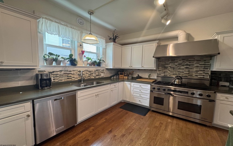 227 Carr Avenue, Clarksburg, West Virginia 26301-3105, 5 Bedrooms Bedrooms, 13 Rooms Rooms,2 BathroomsBathrooms,Single Family Detached,For Sale,Carr,10160818
