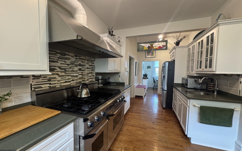 227 Carr Avenue, Clarksburg, West Virginia 26301-3105, 5 Bedrooms Bedrooms, 13 Rooms Rooms,2 BathroomsBathrooms,Single Family Detached,For Sale,Carr,10160818