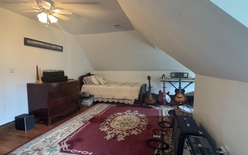 227 Carr Avenue, Clarksburg, West Virginia 26301-3105, 5 Bedrooms Bedrooms, 13 Rooms Rooms,2 BathroomsBathrooms,Single Family Detached,For Sale,Carr,10160818