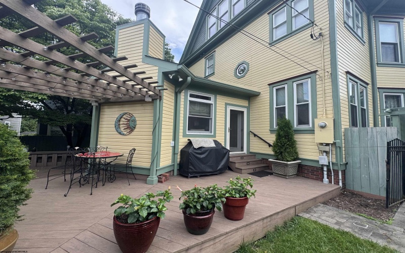 227 Carr Avenue, Clarksburg, West Virginia 26301-3105, 5 Bedrooms Bedrooms, 13 Rooms Rooms,2 BathroomsBathrooms,Single Family Detached,For Sale,Carr,10160818