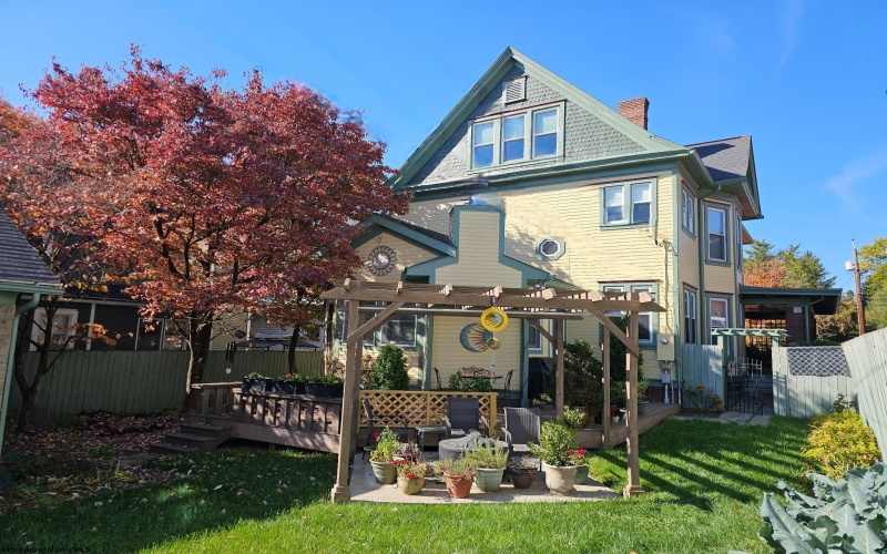 227 Carr Avenue, Clarksburg, West Virginia 26301-3105, 5 Bedrooms Bedrooms, 13 Rooms Rooms,2 BathroomsBathrooms,Single Family Detached,For Sale,Carr,10160818