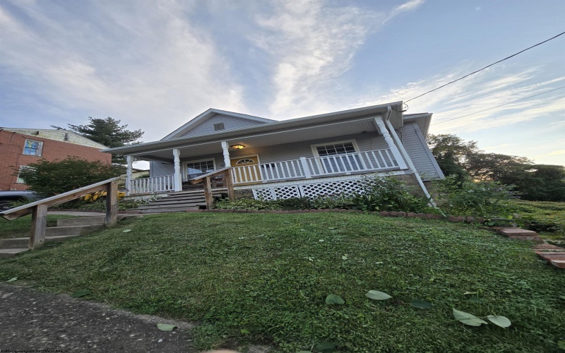 319 North Avenue, Clarksburg, West Virginia 26301, 2 Bedrooms Bedrooms, 5 Rooms Rooms,1 BathroomBathrooms,Single Family Detached,For Sale,North,10160825