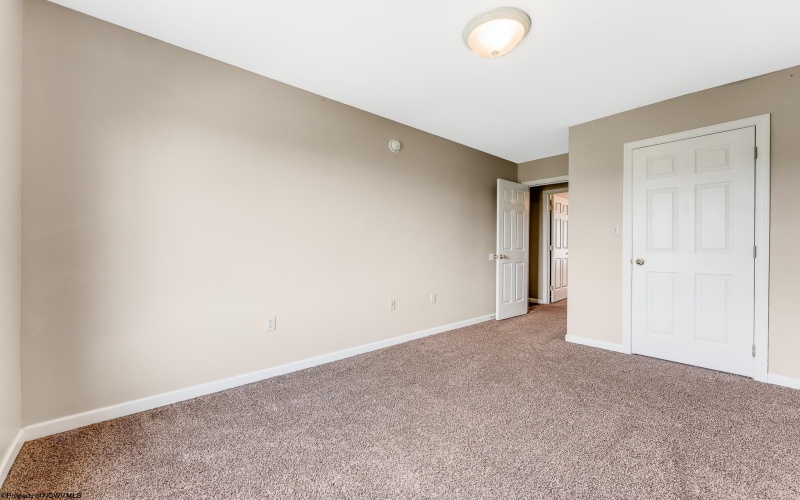 509 Vista Oaks Drive, Fairmont, West Virginia 26554, 3 Bedrooms Bedrooms, 9 Rooms Rooms,2 BathroomsBathrooms,Single Family Attached,For Sale,Vista Oaks,10160828