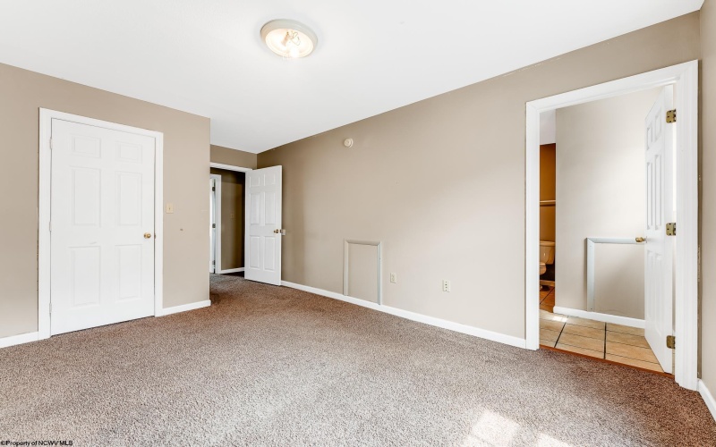 509 Vista Oaks Drive, Fairmont, West Virginia 26554, 3 Bedrooms Bedrooms, 9 Rooms Rooms,2 BathroomsBathrooms,Single Family Attached,For Sale,Vista Oaks,10160828