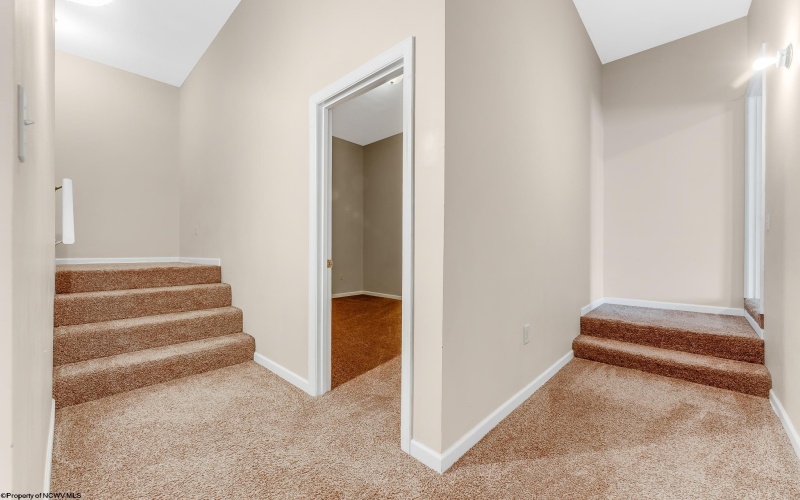509 Vista Oaks Drive, Fairmont, West Virginia 26554, 3 Bedrooms Bedrooms, 9 Rooms Rooms,2 BathroomsBathrooms,Single Family Attached,For Sale,Vista Oaks,10160828