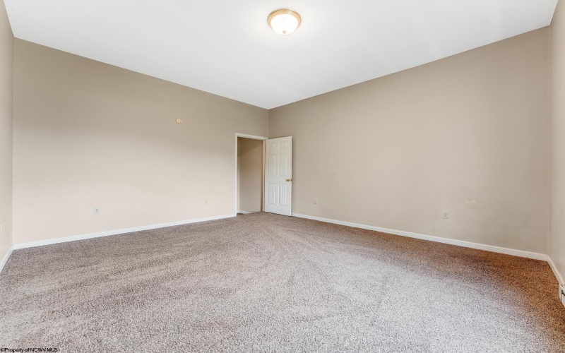 509 Vista Oaks Drive, Fairmont, West Virginia 26554, 3 Bedrooms Bedrooms, 9 Rooms Rooms,2 BathroomsBathrooms,Single Family Attached,For Sale,Vista Oaks,10160828