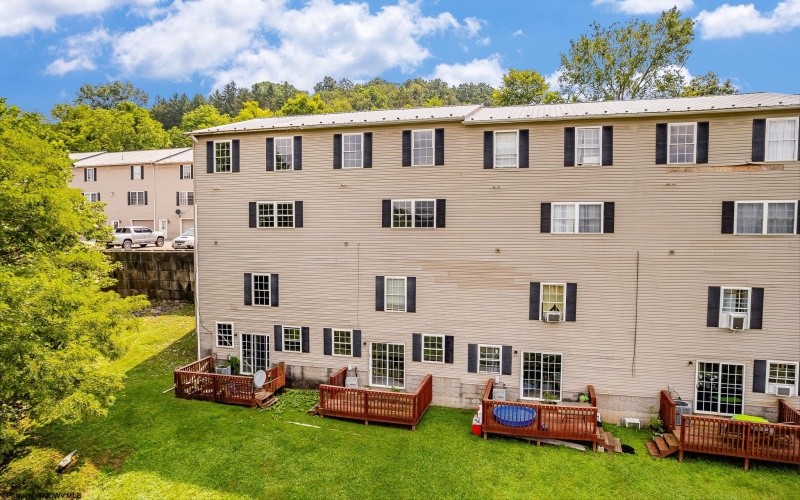 509 Vista Oaks Drive, Fairmont, West Virginia 26554, 3 Bedrooms Bedrooms, 9 Rooms Rooms,2 BathroomsBathrooms,Single Family Attached,For Sale,Vista Oaks,10160828