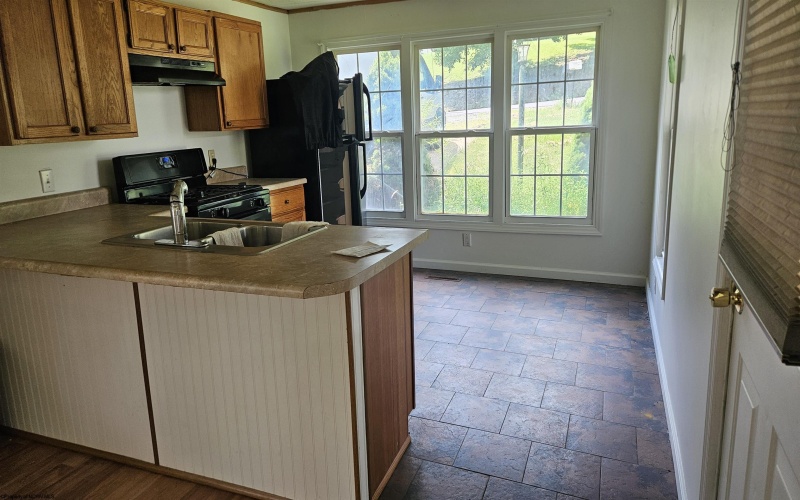 348 Brown Avenue, Belington, West Virginia 26250-9203, 2 Bedrooms Bedrooms, 5 Rooms Rooms,1 BathroomBathrooms,Single Family Detached,For Sale,Brown,10160829