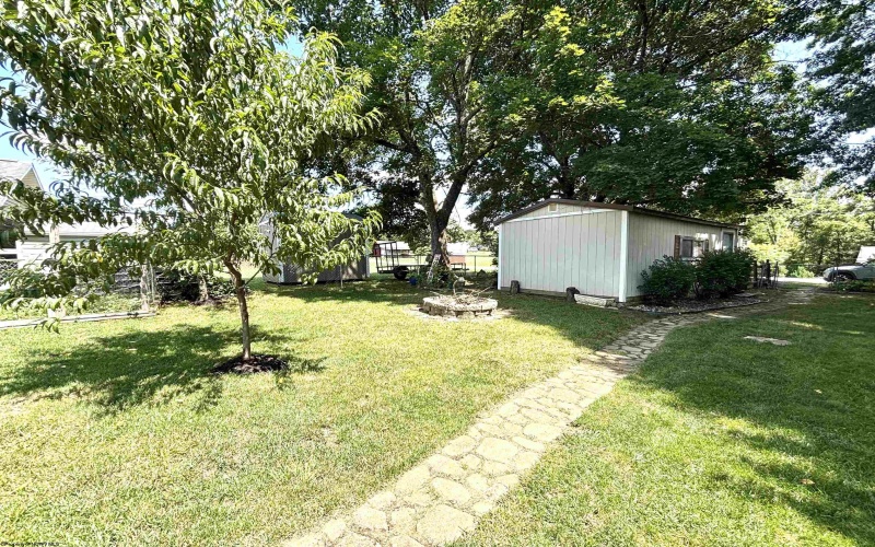 335 Grand Avenue, Bridgeport, West Virginia 26330, 3 Bedrooms Bedrooms, 9 Rooms Rooms,2 BathroomsBathrooms,Single Family Detached,For Sale,Grand,10160837