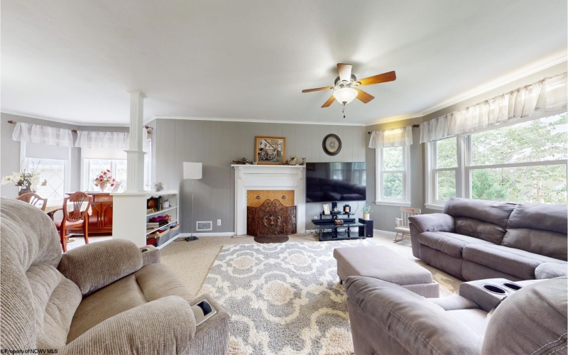 335 Grand Avenue, Bridgeport, West Virginia 26330, 3 Bedrooms Bedrooms, 9 Rooms Rooms,2 BathroomsBathrooms,Single Family Detached,For Sale,Grand,10160837