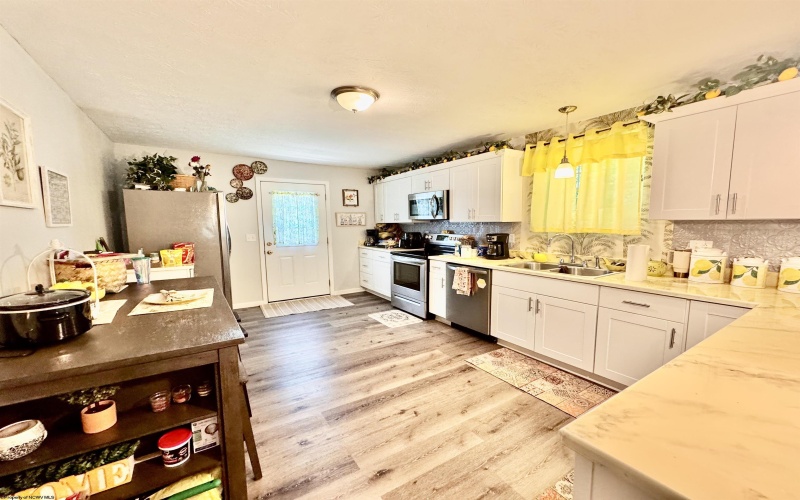 40 Canary Street, Worthington, West Virginia 26591, 4 Bedrooms Bedrooms, 7 Rooms Rooms,2 BathroomsBathrooms,Single Family Detached,For Sale,Canary,10160854