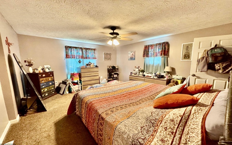 40 Canary Street, Worthington, West Virginia 26591, 4 Bedrooms Bedrooms, 7 Rooms Rooms,2 BathroomsBathrooms,Single Family Detached,For Sale,Canary,10160854