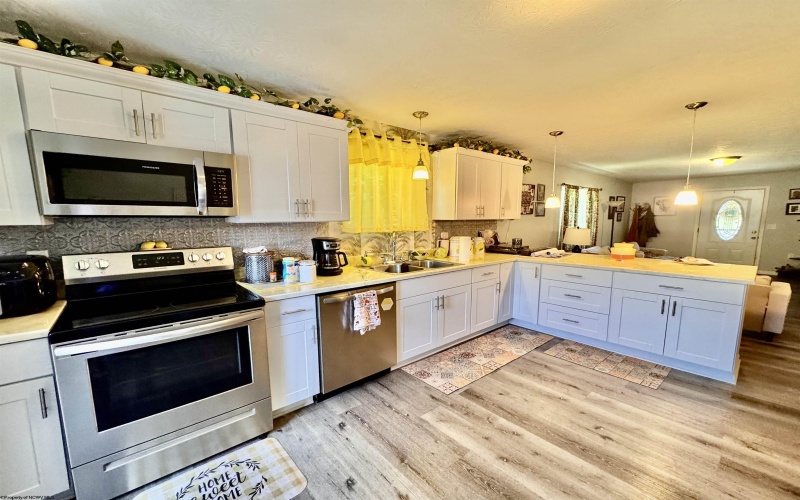 40 Canary Street, Worthington, West Virginia 26591, 4 Bedrooms Bedrooms, 7 Rooms Rooms,2 BathroomsBathrooms,Single Family Detached,For Sale,Canary,10160854