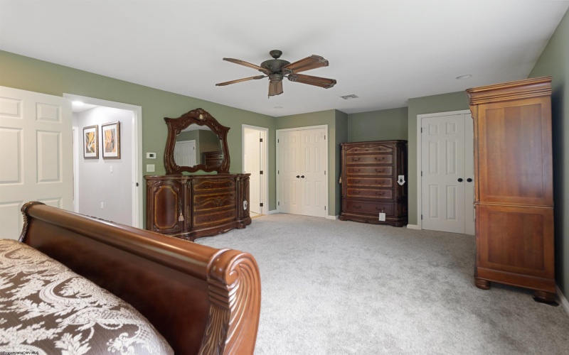 215 Aaron Smith Drive, Bridgeport, West Virginia 26330, 3 Bedrooms Bedrooms, 5 Rooms Rooms,3 BathroomsBathrooms,Single Family Attached,For Sale,Aaron Smith,10160841