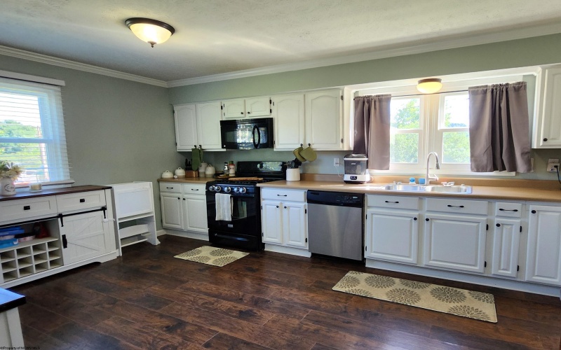 1205 Montrose Avenue, Morgantown, West Virginia 26505, 3 Bedrooms Bedrooms, 6 Rooms Rooms,2 BathroomsBathrooms,Single Family Detached,For Sale,Montrose,10160842