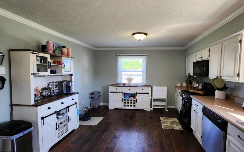 1205 Montrose Avenue, Morgantown, West Virginia 26505, 3 Bedrooms Bedrooms, 6 Rooms Rooms,2 BathroomsBathrooms,Single Family Detached,For Sale,Montrose,10160842