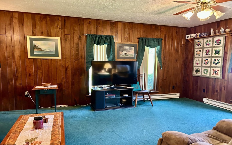 2731 BIRDS CREEK Road, Tunnelton, West Virginia 26444, 3 Bedrooms Bedrooms, 6 Rooms Rooms,2 BathroomsBathrooms,Single Family Detached,For Sale,BIRDS CREEK,10160847