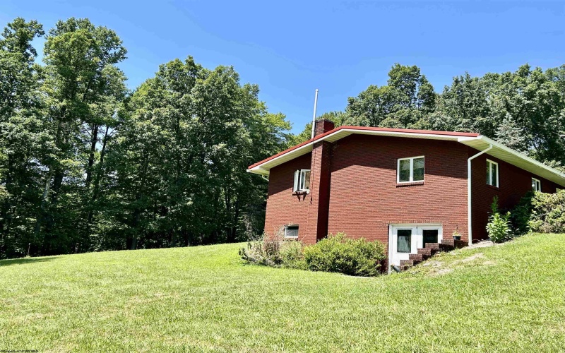 2731 BIRDS CREEK Road, Tunnelton, West Virginia 26444, 3 Bedrooms Bedrooms, 6 Rooms Rooms,2 BathroomsBathrooms,Single Family Detached,For Sale,BIRDS CREEK,10160847