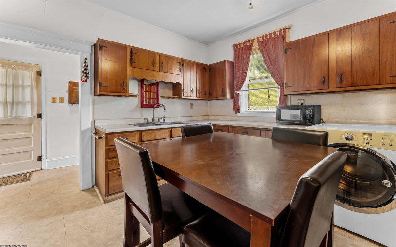 599 Washington Street, Grafton, West Virginia 26354, 4 Bedrooms Bedrooms, 8 Rooms Rooms,1 BathroomBathrooms,Single Family Detached,For Sale,Washington,10160844