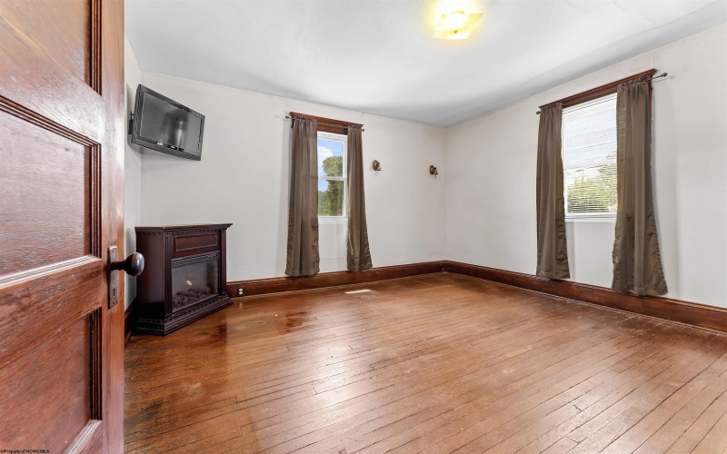 599 Washington Street, Grafton, West Virginia 26354, 4 Bedrooms Bedrooms, 8 Rooms Rooms,1 BathroomBathrooms,Single Family Detached,For Sale,Washington,10160844