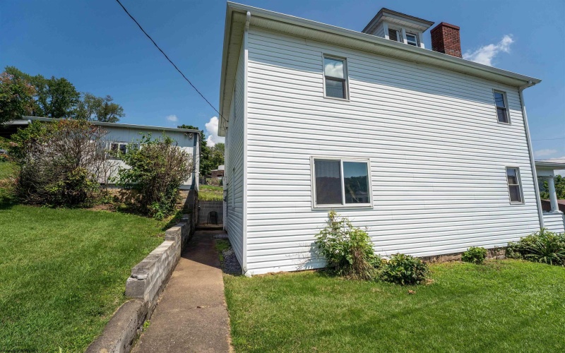 599 Washington Street, Grafton, West Virginia 26354, 4 Bedrooms Bedrooms, 8 Rooms Rooms,1 BathroomBathrooms,Single Family Detached,For Sale,Washington,10160844