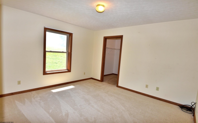 5984 Green Valley Road, Bridgeport, West Virginia 26330, 3 Bedrooms Bedrooms, 6 Rooms Rooms,2 BathroomsBathrooms,Single Family Detached,For Sale,Green Valley,10160853