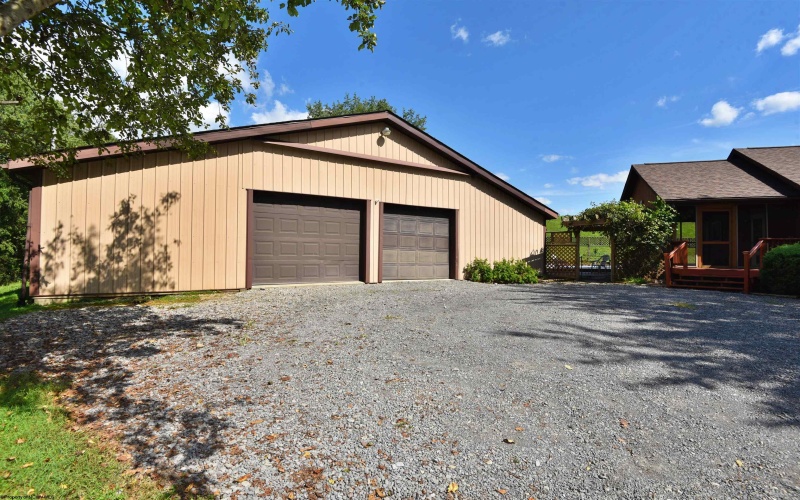 5984 Green Valley Road, Bridgeport, West Virginia 26330, 3 Bedrooms Bedrooms, 6 Rooms Rooms,2 BathroomsBathrooms,Single Family Detached,For Sale,Green Valley,10160853