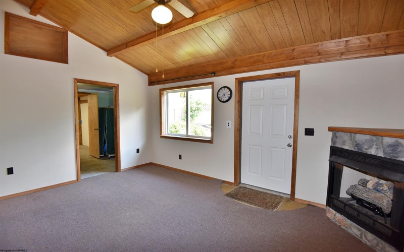 5984 Green Valley Road, Bridgeport, West Virginia 26330, 3 Bedrooms Bedrooms, 6 Rooms Rooms,2 BathroomsBathrooms,Single Family Detached,For Sale,Green Valley,10160853