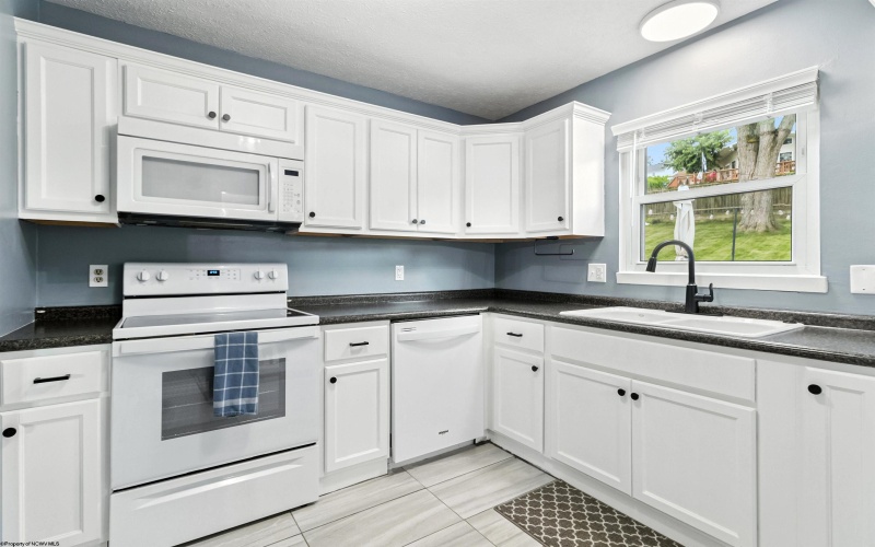 42 Estate Drive, Morgantown, West Virginia 26508, 3 Bedrooms Bedrooms, 7 Rooms Rooms,2 BathroomsBathrooms,Single Family Detached,For Sale,Estate,10160850