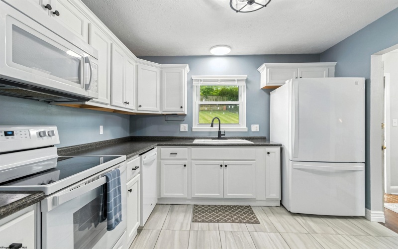 42 Estate Drive, Morgantown, West Virginia 26508, 3 Bedrooms Bedrooms, 7 Rooms Rooms,2 BathroomsBathrooms,Single Family Detached,For Sale,Estate,10160850