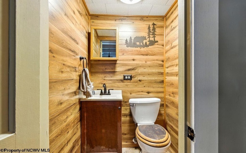 360 Lake Floyd Circle, Bristol, West Virginia 26426-0000, 2 Bedrooms Bedrooms, 6 Rooms Rooms,1 BathroomBathrooms,Single Family Detached,For Sale,Lake Floyd,10160858