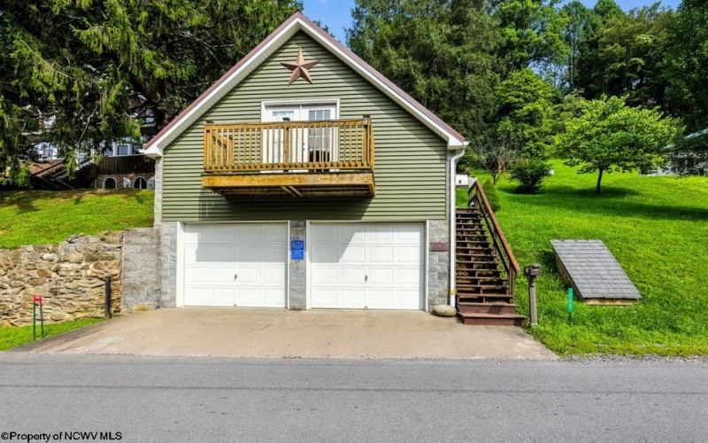 360 Lake Floyd Circle, Bristol, West Virginia 26426-0000, 2 Bedrooms Bedrooms, 6 Rooms Rooms,1 BathroomBathrooms,Single Family Detached,For Sale,Lake Floyd,10160858