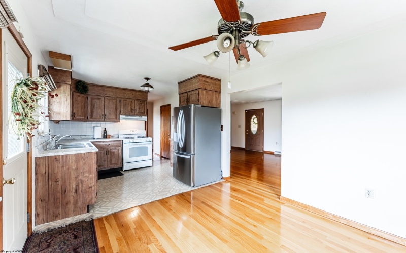 936 Pine Hill Drive, Fairmont, West Virginia 26554, 3 Bedrooms Bedrooms, 8 Rooms Rooms,3 BathroomsBathrooms,Single Family Detached,For Sale,Pine Hill,10160860
