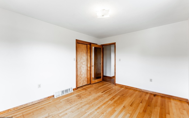 936 Pine Hill Drive, Fairmont, West Virginia 26554, 3 Bedrooms Bedrooms, 8 Rooms Rooms,3 BathroomsBathrooms,Single Family Detached,For Sale,Pine Hill,10160860