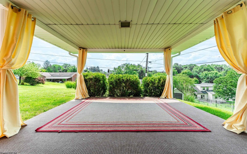 936 Pine Hill Drive, Fairmont, West Virginia 26554, 3 Bedrooms Bedrooms, 8 Rooms Rooms,3 BathroomsBathrooms,Single Family Detached,For Sale,Pine Hill,10160860