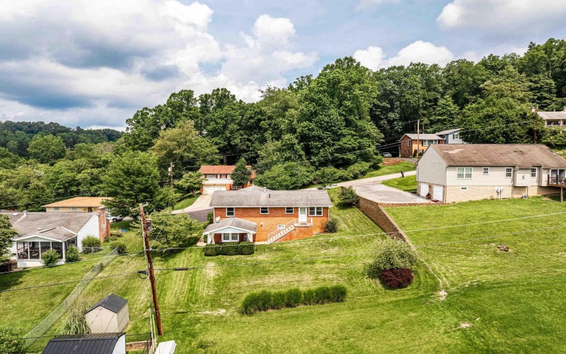 936 Pine Hill Drive, Fairmont, West Virginia 26554, 3 Bedrooms Bedrooms, 8 Rooms Rooms,3 BathroomsBathrooms,Single Family Detached,For Sale,Pine Hill,10160860