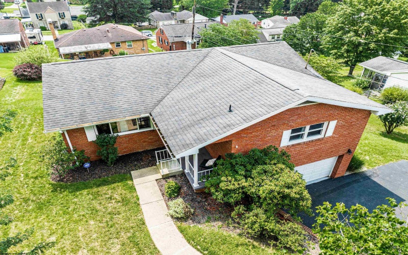 936 Pine Hill Drive, Fairmont, West Virginia 26554, 3 Bedrooms Bedrooms, 8 Rooms Rooms,3 BathroomsBathrooms,Single Family Detached,For Sale,Pine Hill,10160860
