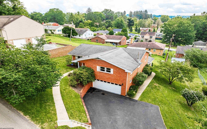 936 Pine Hill Drive, Fairmont, West Virginia 26554, 3 Bedrooms Bedrooms, 8 Rooms Rooms,3 BathroomsBathrooms,Single Family Detached,For Sale,Pine Hill,10160860
