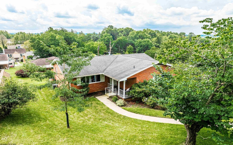 936 Pine Hill Drive, Fairmont, West Virginia 26554, 3 Bedrooms Bedrooms, 8 Rooms Rooms,3 BathroomsBathrooms,Single Family Detached,For Sale,Pine Hill,10160860